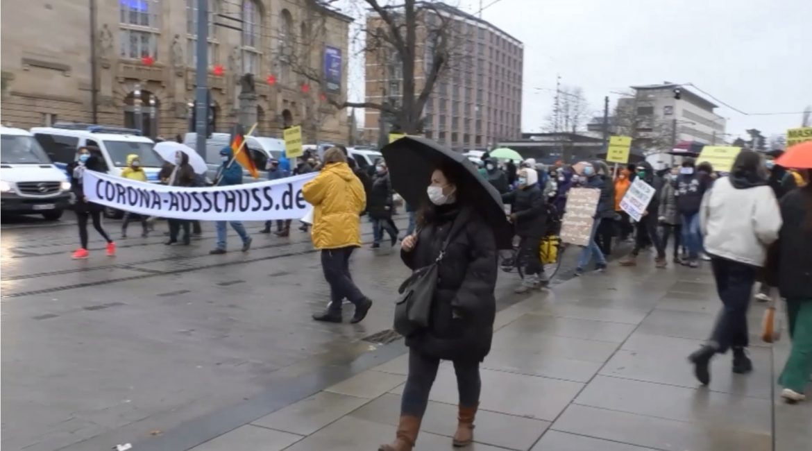 Anti-Corona-Demonstration in Freiburg i.Br. Offizielle Angaben – weit mehr als 1500 Teilnehmer